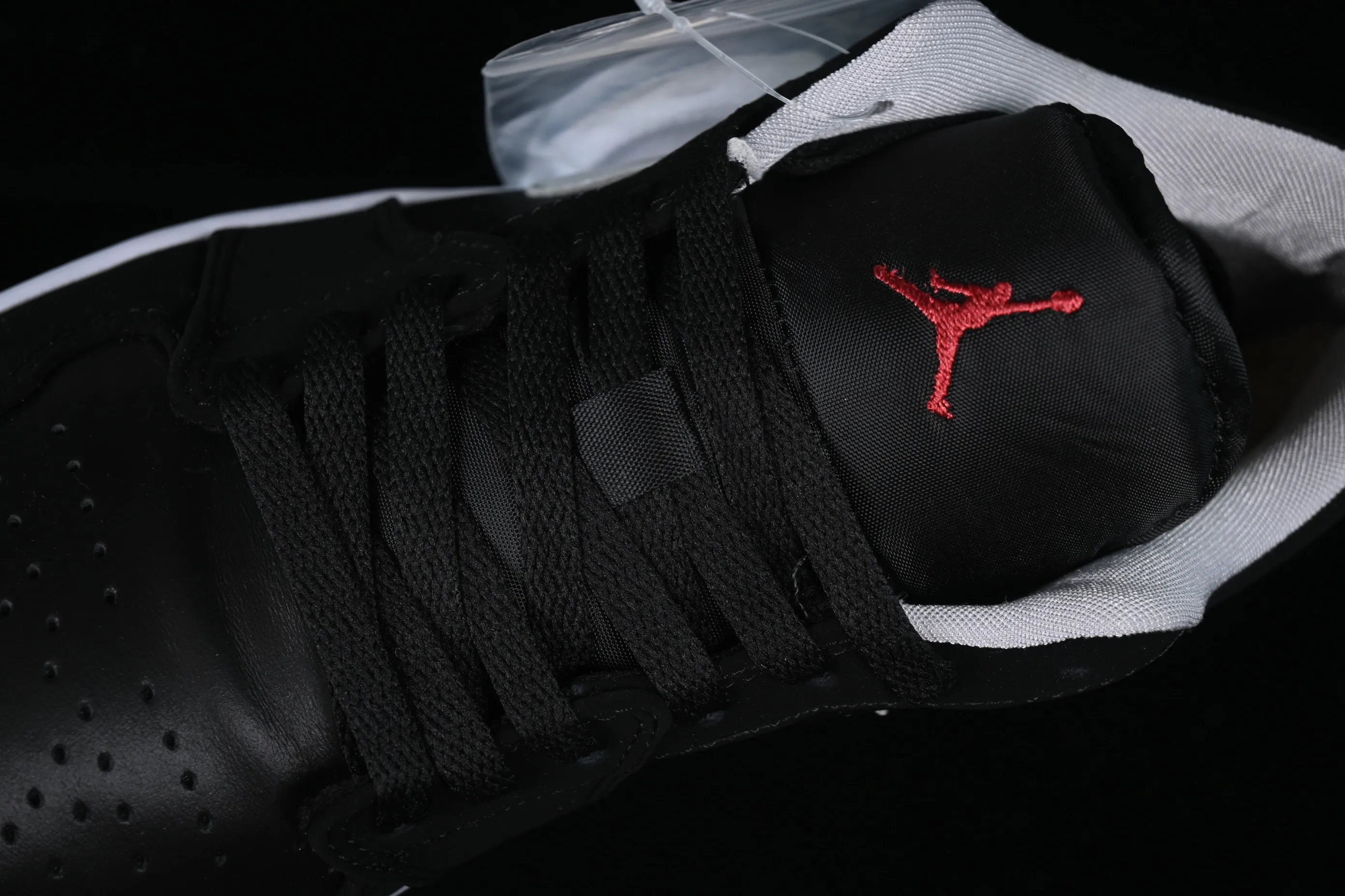 All categories Air Jordan Jordan series basketball shoes Air Jordan 1 Low Z version Air Jordan 1 Low AJ1 Joe 1 black and gray low-top cultural casual sneakers 553558-032